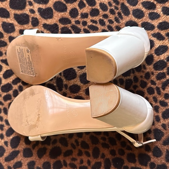 Heels - Picture 6 of 6